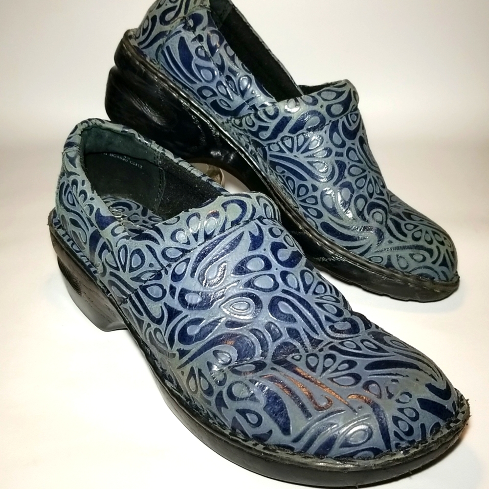 Boc, Blue leather Embossed Women's clogs.